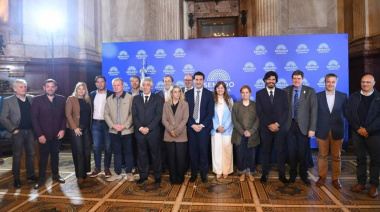Revilla participó en el Senado de una jornada para prevenir el suicidio adolescente