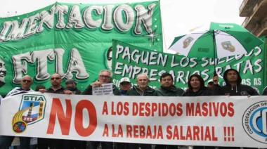 Despedidos de Granja Tres Arroyos reclaman sueldos e indemnizaciones