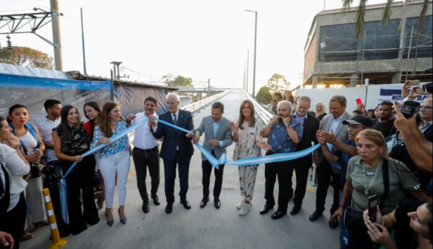 Ezeiza: inauguraron un nuevo puente modular, que mejora la seguridad ferroviaria de la Línea Roca