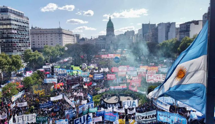 #NoAlVeto: fuerte rechazo político y social a los recortes en educación y pediatría