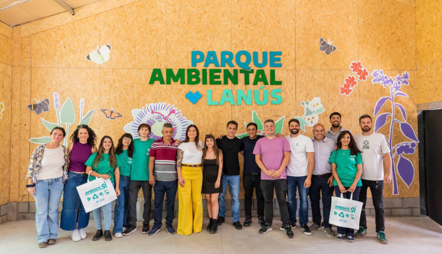 Julián Álvarez y Daniela Vilar inauguraron el parque ambiental de Lanús