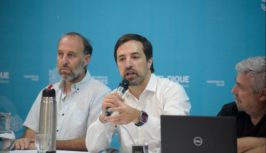 Kreplak cargó contra los antivacunas: "Un ataque a la salud pública"