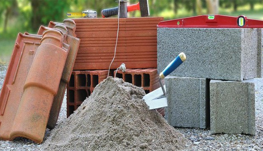 La construcción empieza 2026 con un freno: cayó la venta de cemento, ladrillos y otros insumos