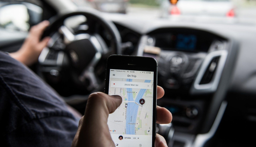 Uber en Bahía Blanca: buscan cambios en la regulación