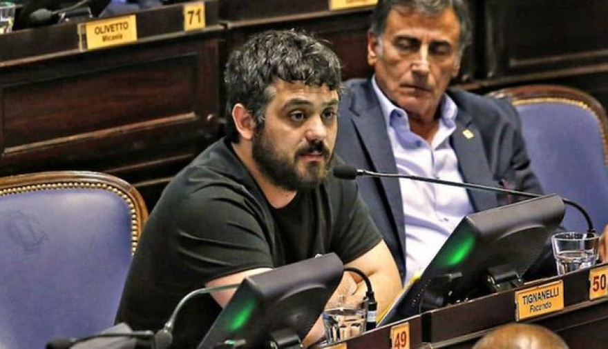 Tignanelli cruzó a los hermanos Adorni  por la reforma laboral