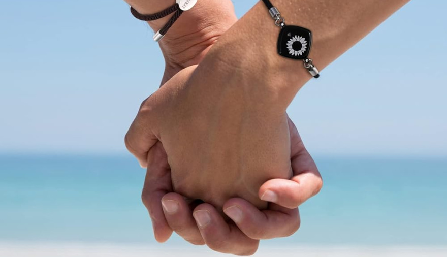 Pulseras de la Distancia: cómo funciona el accesorio viral entre los famosos