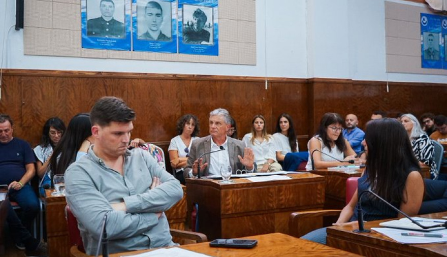 Pulti pidió reformular el presupuesto y cuestionó la falta de “coherencia y transparencia”