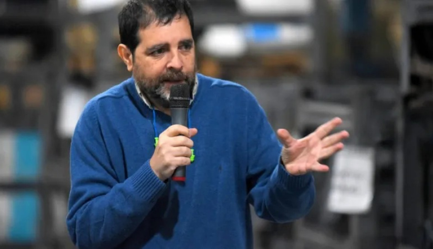 Moreira alertó por la caída de la industria y apuntó contra el modelo económico de Milei