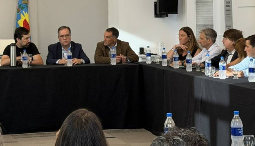 Arata impulsa la creación de un Hospital Municipal en Junín