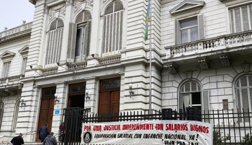 Trabajadores del Poder Judicial Bonaerense se movilizan por salarios e IOMA