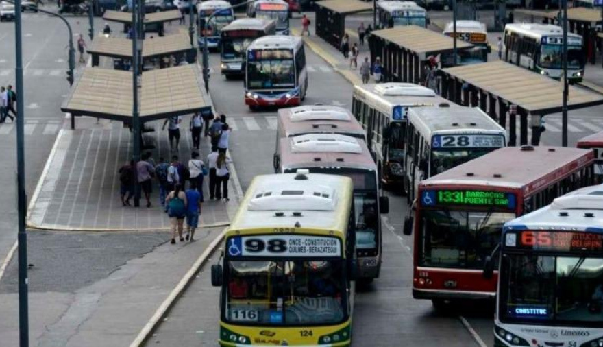 Nación promete fondos a las empresas de colectivos para frenar la crisis en el AMBA