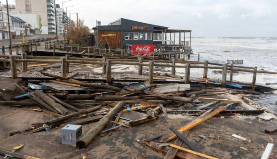 Tras la sudestada, Monte Hermoso impulsa una acción comunitaria para recuperar la playa