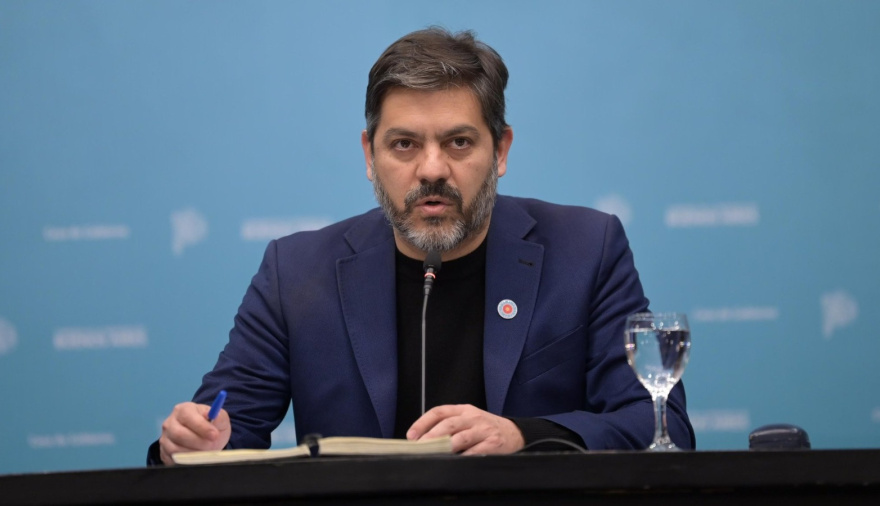 Bianco cruzó a Milei con datos del INDEC: “Los salarios llevan siete meses de caída real”