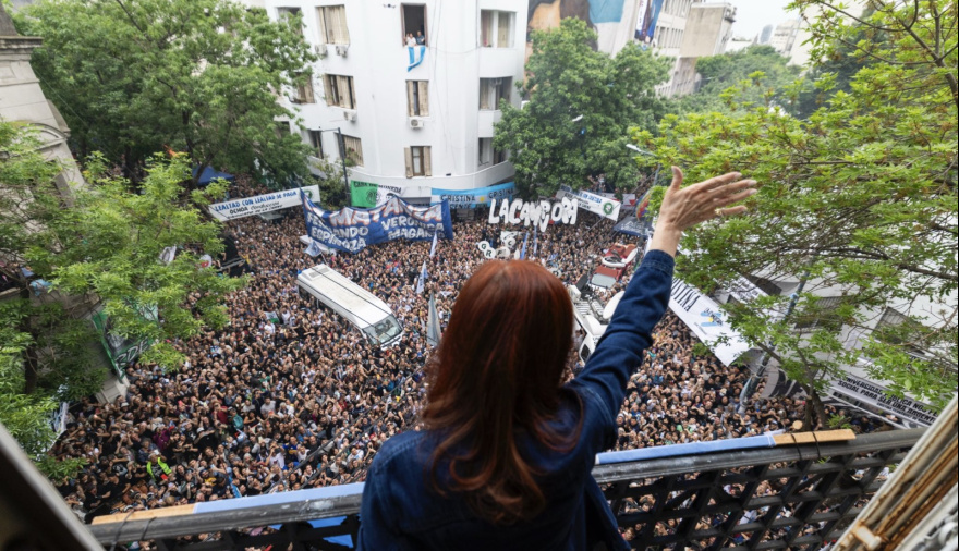 Kicillof defendió a Cristina a un año de la condena: “Es inocente y continúa injustamente detenida”