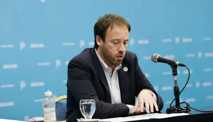 Provincia advierte que el superávit fiscal “se queda sin nafta” por la caída del consumo