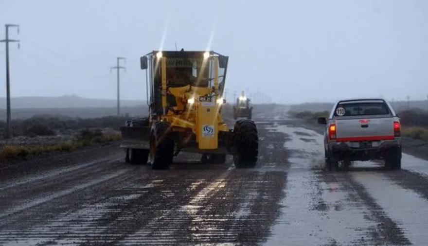 Caminos destruidos frenan la cosecha y ponen en riesgo la próxima campaña