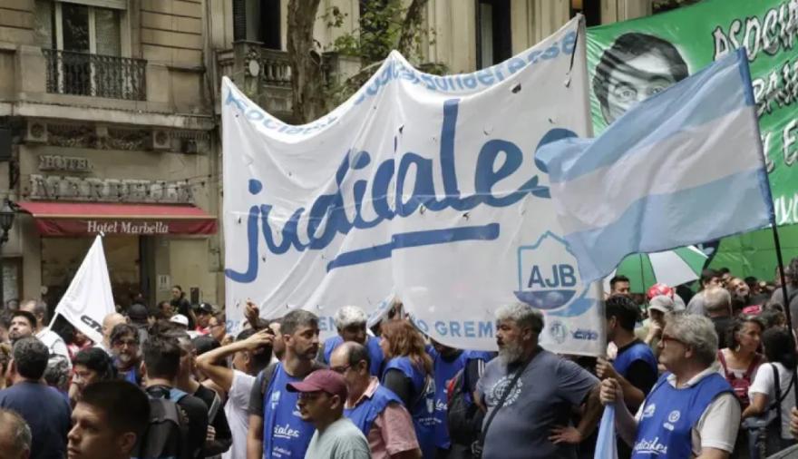 Judiciales aceptaron el aumento del 7% ofrecido por la Provincia
