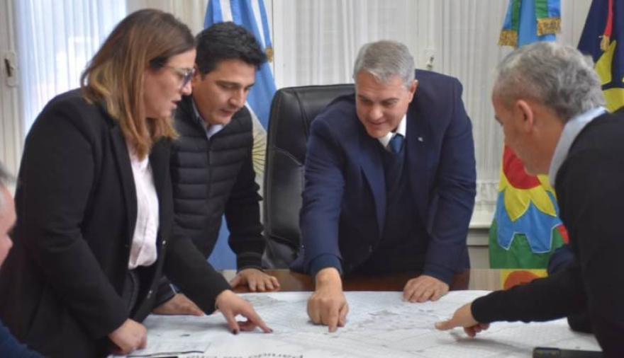 Chacabuco tendrá transporte público: Golía y Marinucci anunciaron 3 recorridos y 3 unidades
