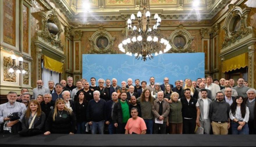 Kicillof pidió un nuevo plan nuclear y rechazó la privatización