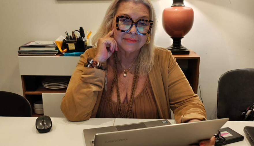 Carrió dijo que Milei está "enajenado" y que su modelo aniquiló a la clase media