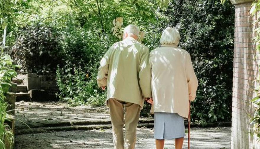 Avanza la atención presencial para mayores de 60 años