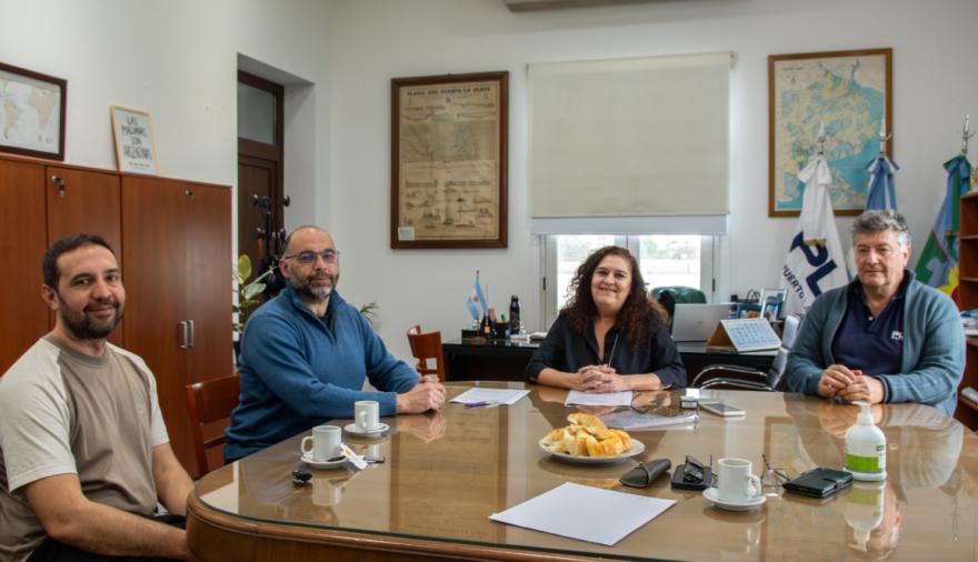 El Puerto La Plata y el CONICET avanzan en un convenio para mejorar los controles de navegación