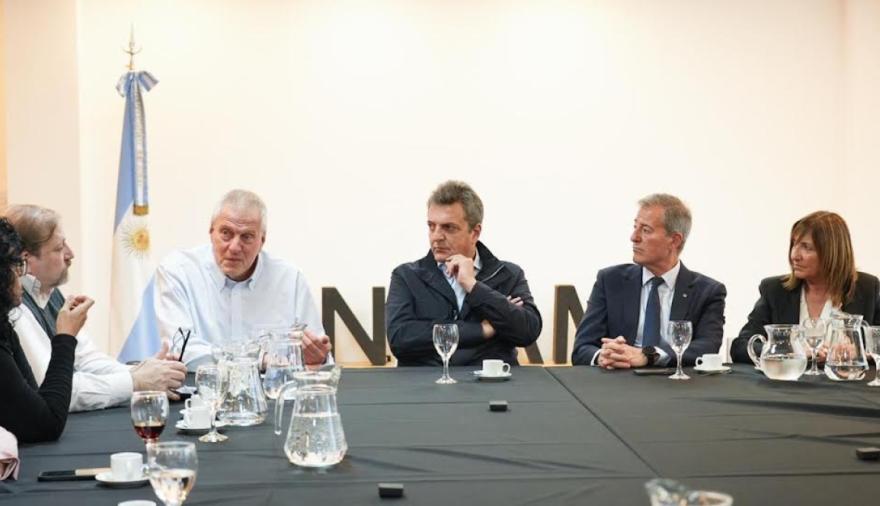 Massa reunió a 15 rectores y advirtió por el desfinanciamiento universitario