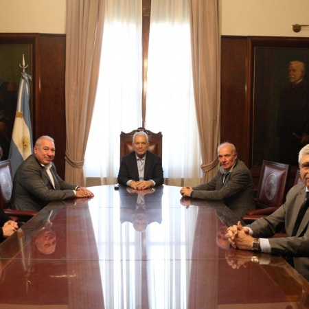 Los martilleros de La Plata se reunieron con Alak y le pidieron la exención de dos tasas municipales
