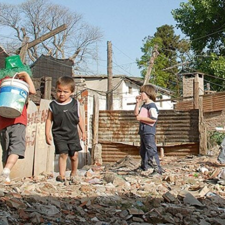 La pobreza infantil alcanzó su mayor nivel en 2024