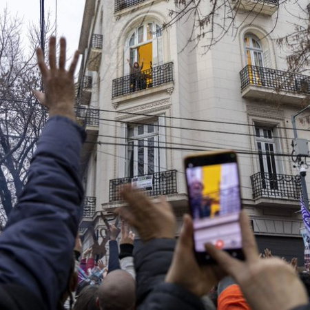 Gobernadores peronistas se reúnen en el PJ en respaldo a Cristina