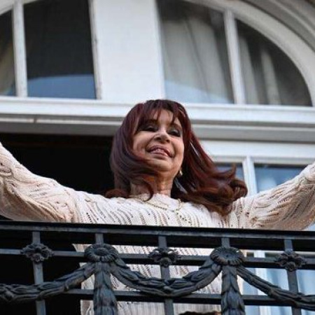 Cristina denunció restricciones arbitrarias en su prisión domiciliaria: “¿Habrá una Constitución especial solo para mí?”