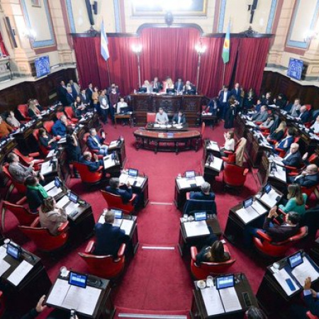 Debate encendido por la reforma legislativa que permite repetir mandatos