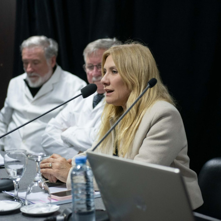Presentan proyecto que permite a los médicos seguir trabajando una vez jubilados
