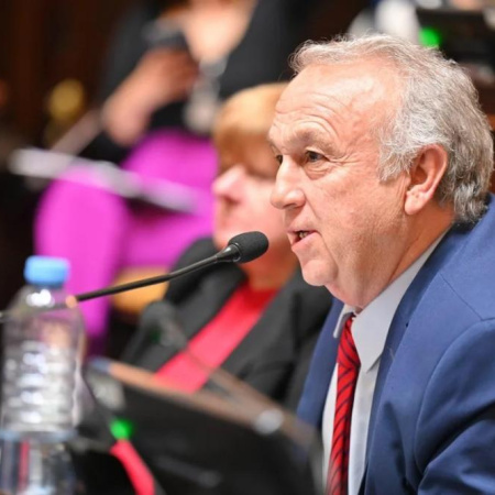 Buscan prohibir cambios en las reglas electorales semanas antes de las elecciones bonaerenses