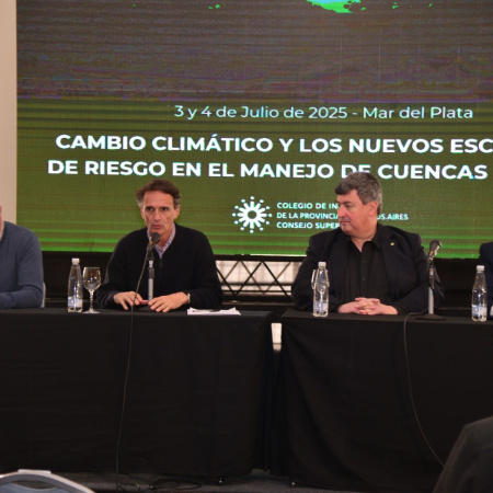 Ingenieros y funcionarios debaten sobre cambio climático e infraestructura hídrica