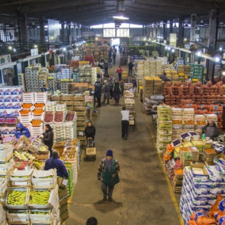 Caída en los precios mayoristas de frutas y verduras, pero con fuertes subas en góndolas