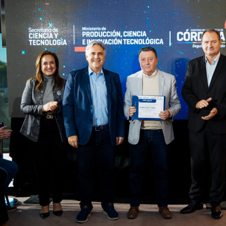 Llaryora duplica el presupuesto para ciencia e innovación y crea un fondo especial para investigadores