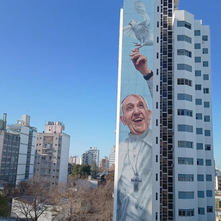 Inauguraron el mural más grande del mundo del Papa Francisco en La Plata