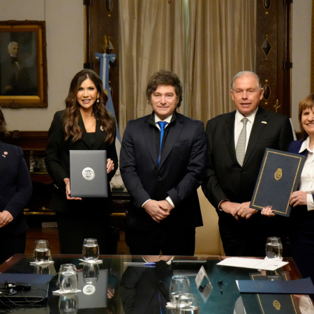Viajar sin visa a EE.UU.: Argentina firmó su intención de sumarse al programa