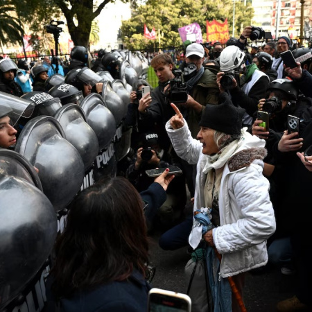 Otro miércoles de represión en el Congreso durante la marcha de jubilados