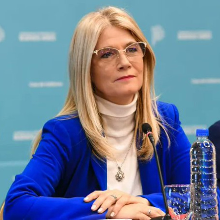 Magario contra Milei: “Vive en Narnia, no conoce la realidad"