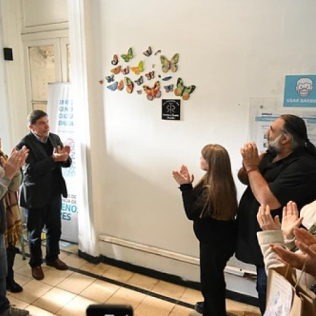La Provincia homenajeó a los trabajadores de la educación fallecidos en la Escuela  N°49