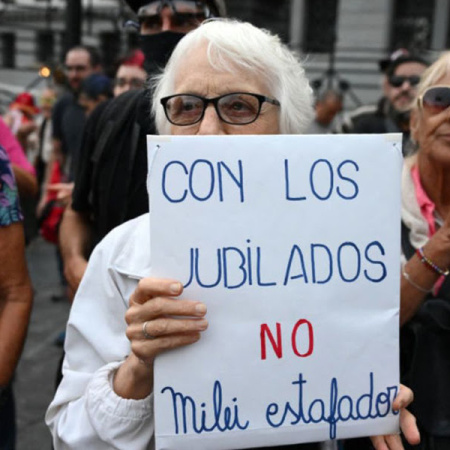 Los jubilados pierden más de $468 mil millones al mes por el veto presidencial