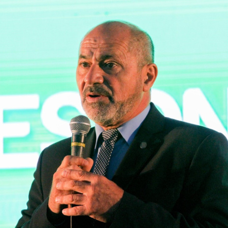 Secco combina política y cultura en su cierre de campaña en Ensenada