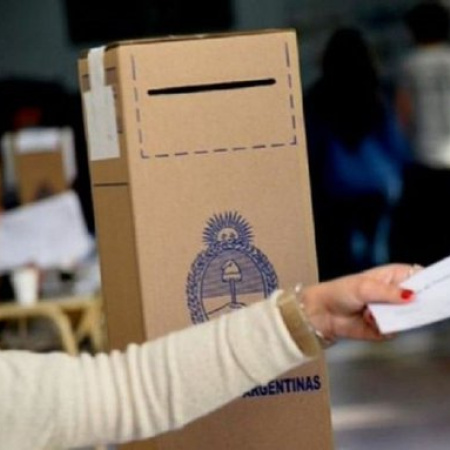 Veda electoral 2.0: buscan controlar las redes en la previa de los comicios
