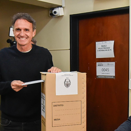 Primera Sección: Votó el candidato Gabriel Katopodis