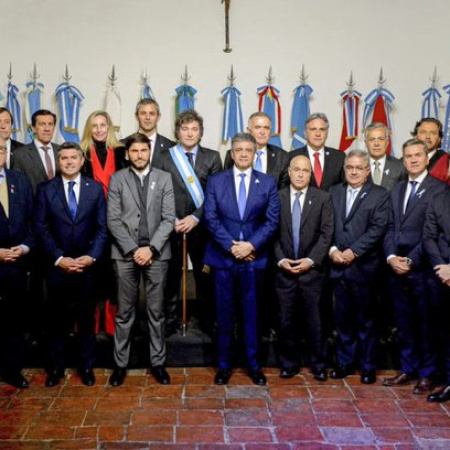 Gobernadores con cautela: “Más de lo mismo” ante la convocatoria de Milei