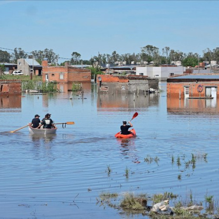 Milei recortó a la mitad la ayuda para Bahía Blanca