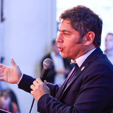 Kicillof reúne en Ensenada a más de 80 intendentes para afinar la estrategia electoral