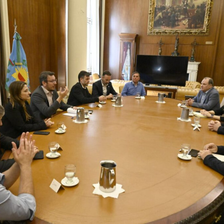 El gobierno bonaerense abrió una mesa de trabajo con pymes para enfrentar la crisis